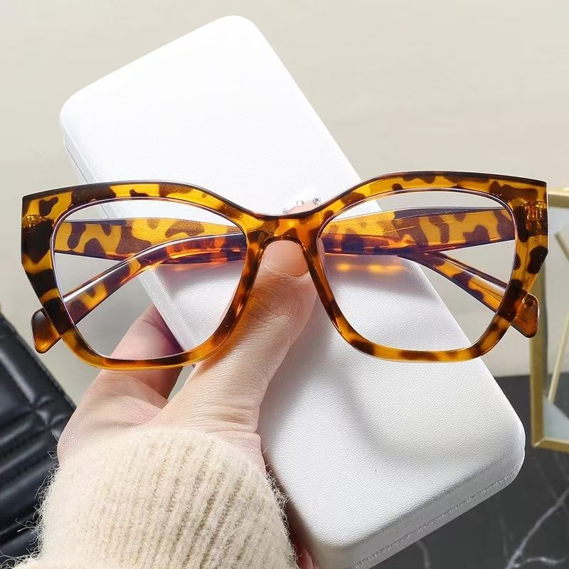 New Fashion Retro Cat Eye Glasses Frame Trend Flat Light Eyeglasses Women Simple Cateye Anti Blue Light Computer Glasses