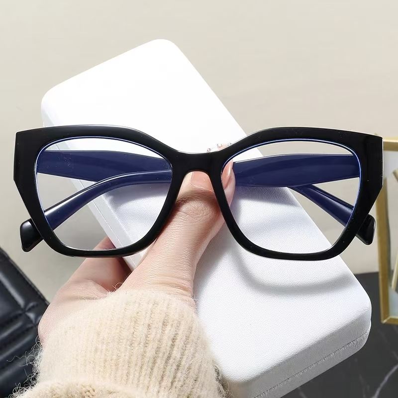 New Fashion Retro Cat Eye Glasses Frame Trend Flat Light Eyeglasses Women Simple Cateye Anti Blue Light Computer Glasses