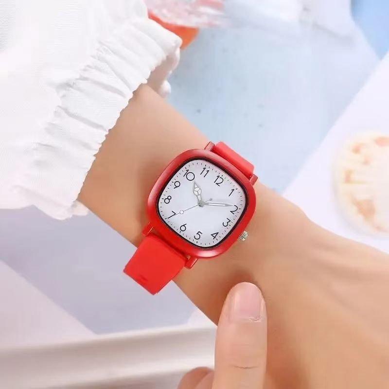 New Fashion Women Watch Quartz Watch Ladies Casual Silicone Jelly Watches Clock Wrist Watches Girl Gift