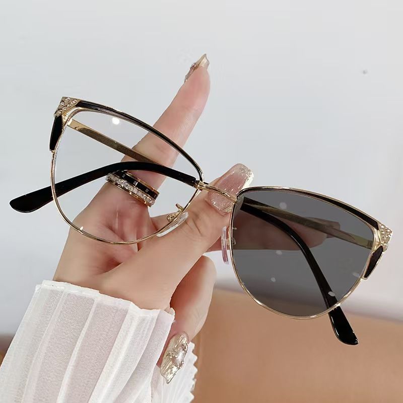 Fashion Cat Eye Frames Photochromic Glasses Metal Frames Color Changing Anti Blue Glasses  Eyewear Frames