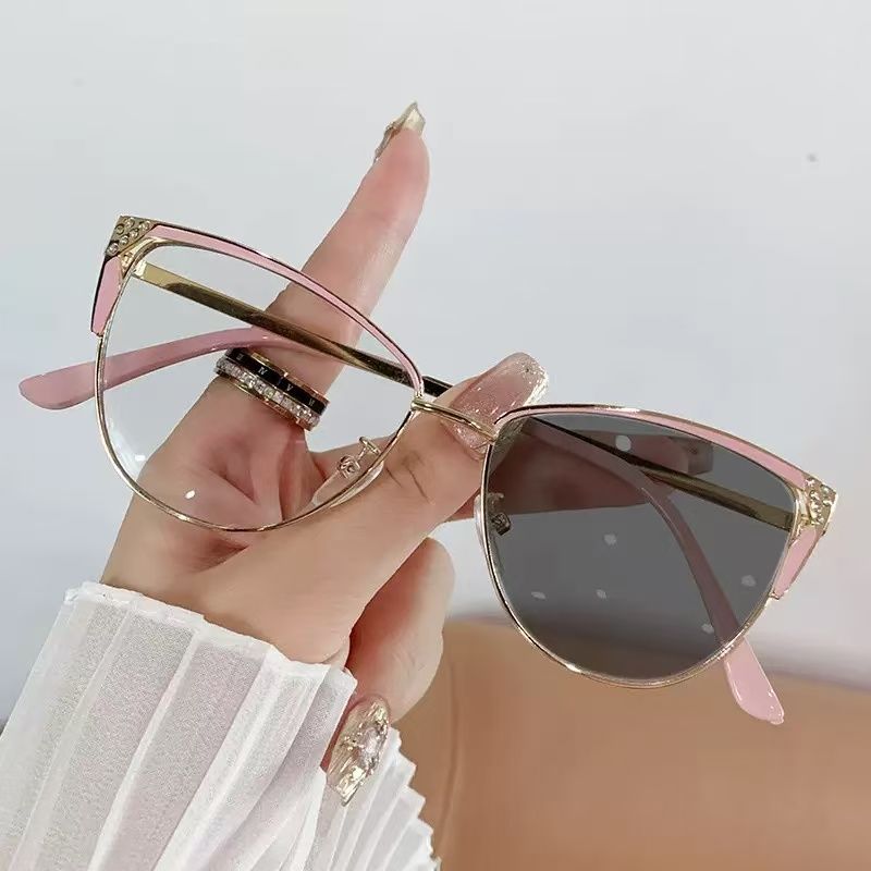 Fashion Cat Eye Frames Photochromic Glasses Metal Frames Color Changing Anti Blue Glasses  Eyewear Frames