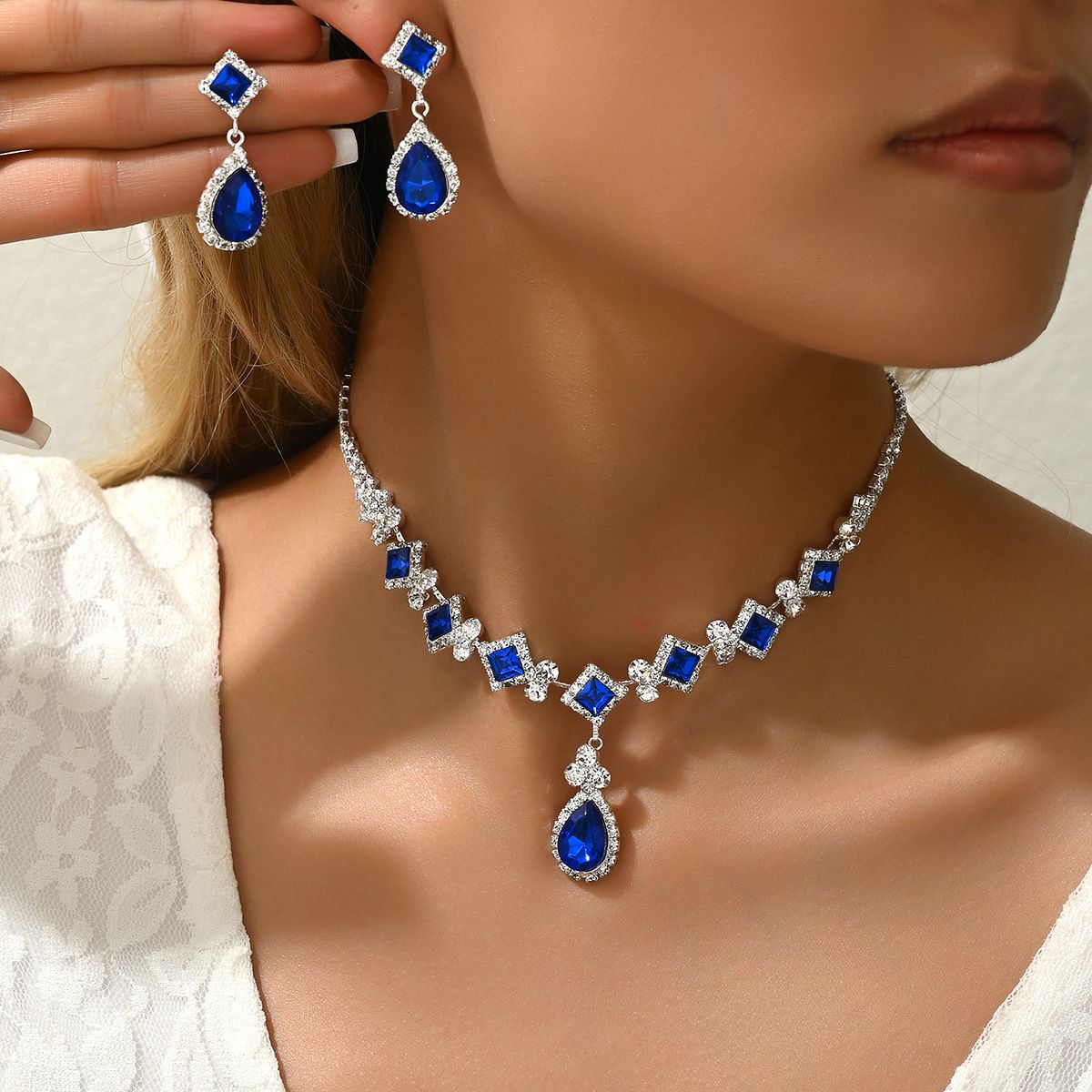 Blue Rhinestone Square Teardrop Necklace and Earrings Set Minimalist Unique Luxury Design Versatile Personalized Jewelry Set for Women Fashion Accessories