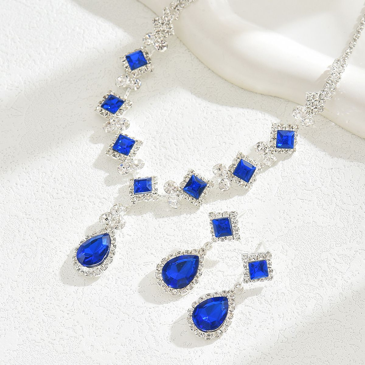 Blue Rhinestone Square Teardrop Necklace and Earrings Set Minimalist Unique Luxury Design Versatile Personalized Jewelry Set for Women Fashion Accessories