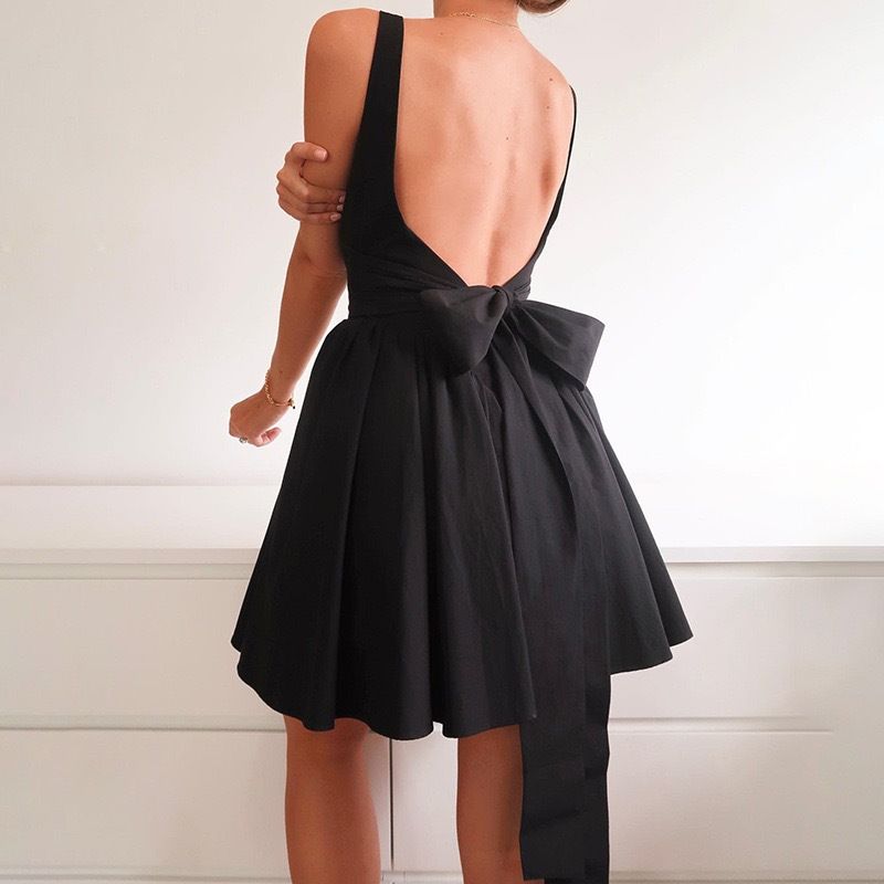 2025 New Backless Bow Dress Sexy Spaghetti Strap Mini Dress for Dating Partiesn Ins Viral Fashion Bow Tight Back Dressess Trendy Women's Clothes for Events