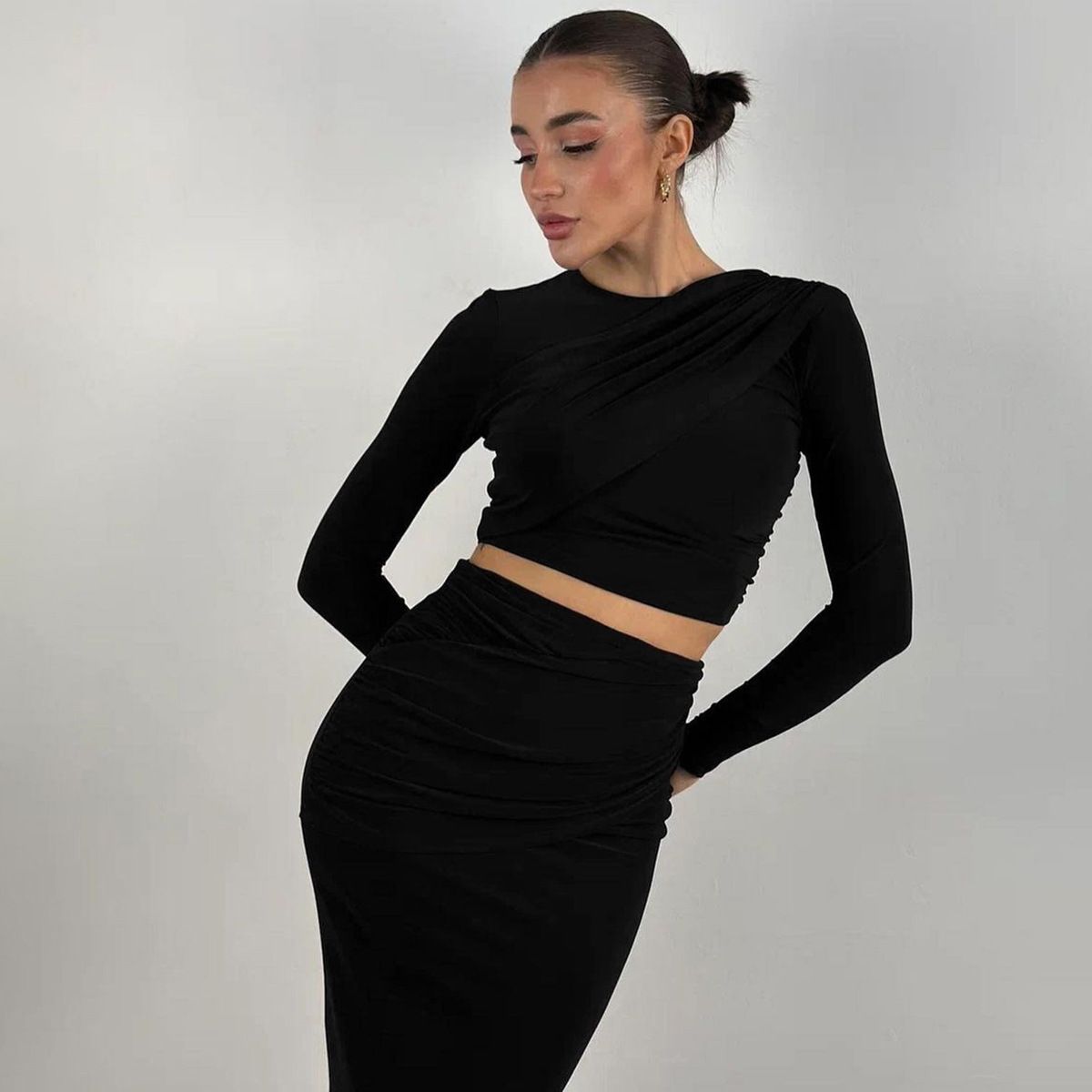 Women’s Long Sleeve Crop Top and Bodycon Skirt Set European Style Fashion Outfit Inst Trend 2-Piece Set for Women Two-Piece Outfits