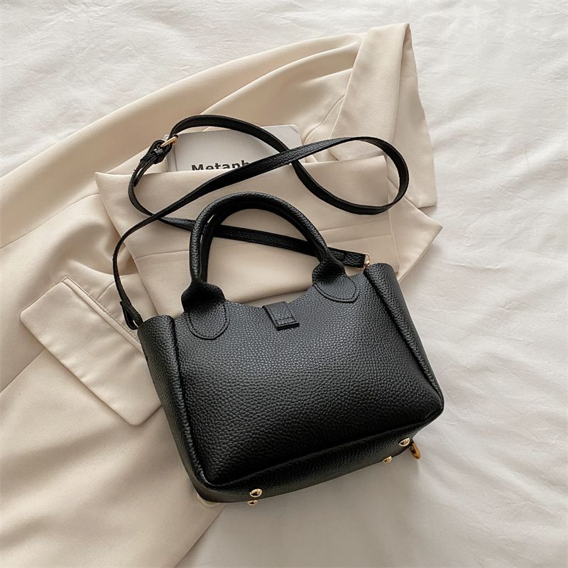 Ladies Handbag Mini Bucket Bag Crossbody Sling Bag Small Shoulder Tote Purse with Top Handle, Casual Versatile PU Leather Bag for Women Casual Versatile Bag with Cute Puppy Pendant Charm