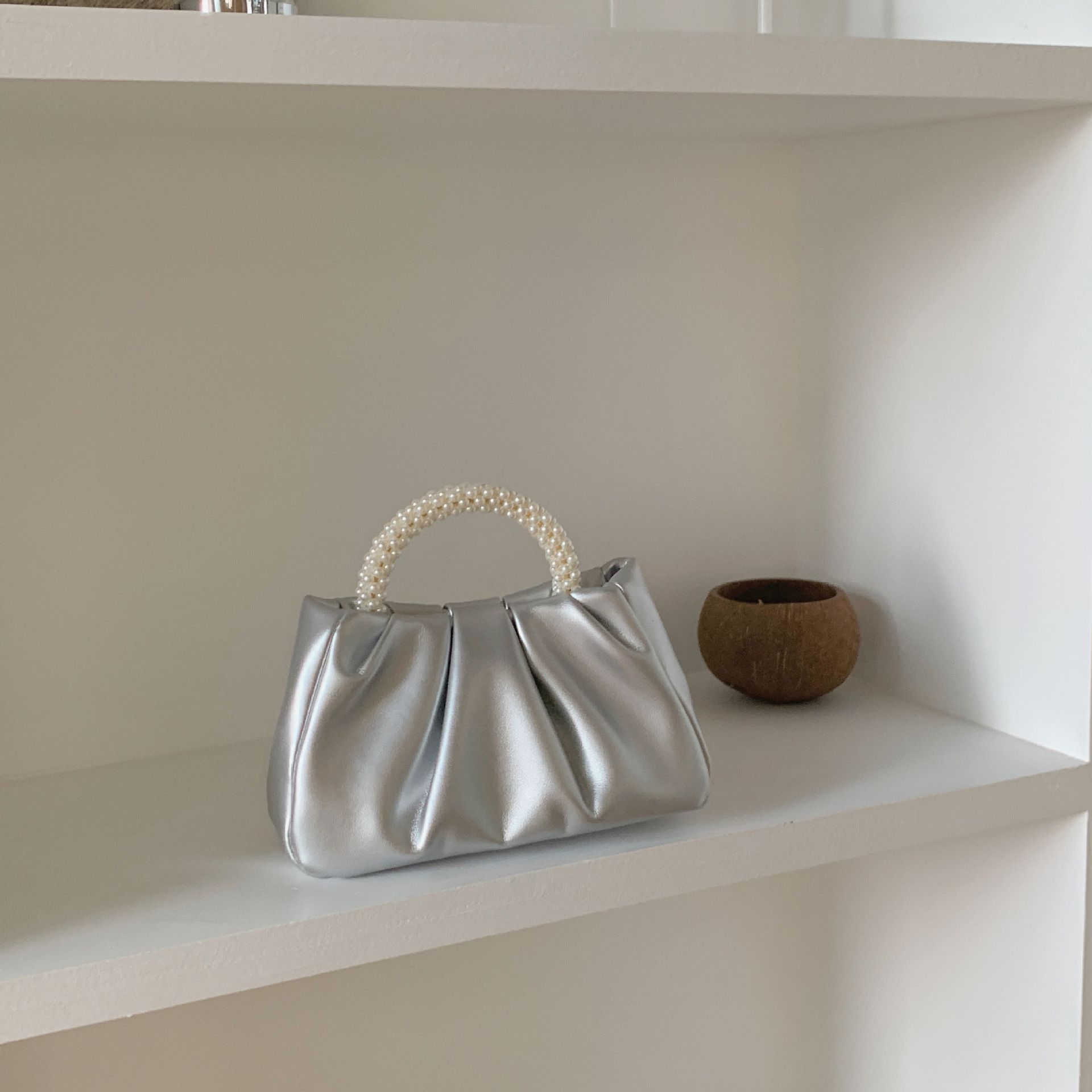 Women's Handbag Fashion New Style Pearl Handbag Stylish Cloud Bag Crossbody Bag Casual Multi-Functional PU Leather Bag Women's Casual Bag Date Dinner Versatile High-End Feel Charming New Style