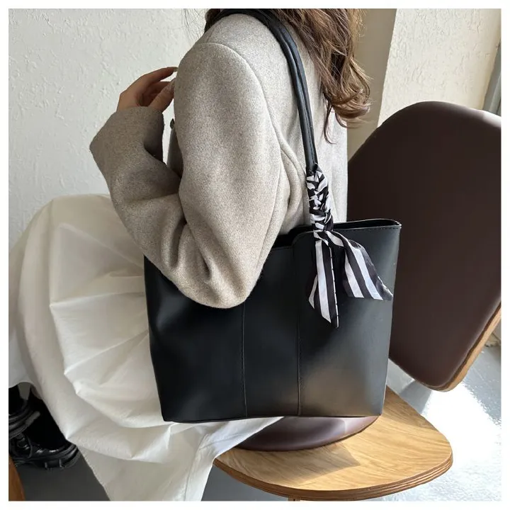 Clearance Sale Women's Tote Bag Shoulder Bag Crossbody Bag Large Capacity Durable PU Leather Comfortable Material Fashion New Casual Bag Commuting Multifunctional Minimalist High-End Women's Bag
