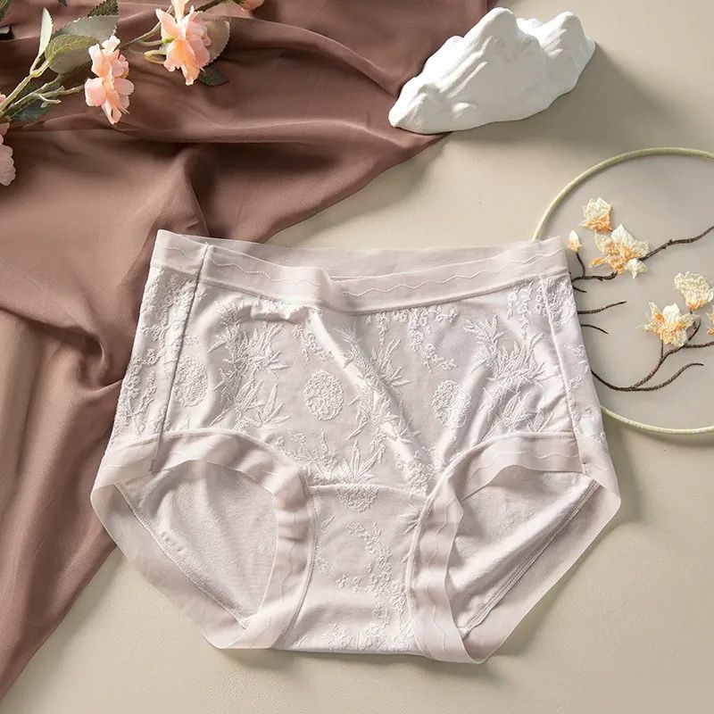 Women’s Seamless Panties Ice Silk Plus Size New Chinese Style Embossed Lace Underwear Thin 7A Antibacterial Mulberry Silk Crotch Briefs