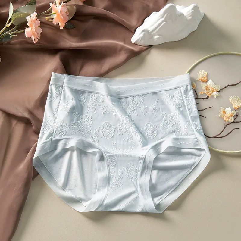 Women’s Seamless Panties Ice Silk Plus Size New Chinese Style Embossed Lace Underwear Thin 7A Antibacterial Mulberry Silk Crotch Briefs