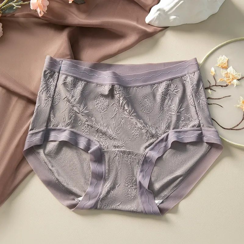 Women’s Seamless Panties Ice Silk Plus Size New Chinese Style Embossed Lace Underwear Thin 7A Antibacterial Mulberry Silk Crotch Briefs
