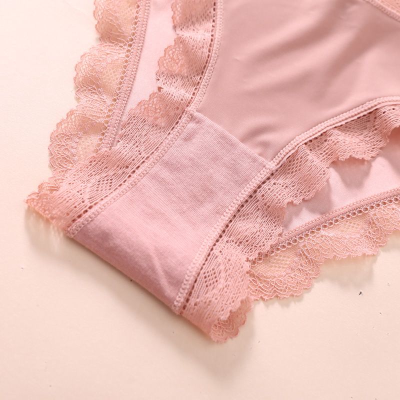 3Pcs Women’s Seamless Panties One-Piece Smooth Fabric Low Waist Lace Trim Cotton Crotch Sexy Briefs Underwear Random Color