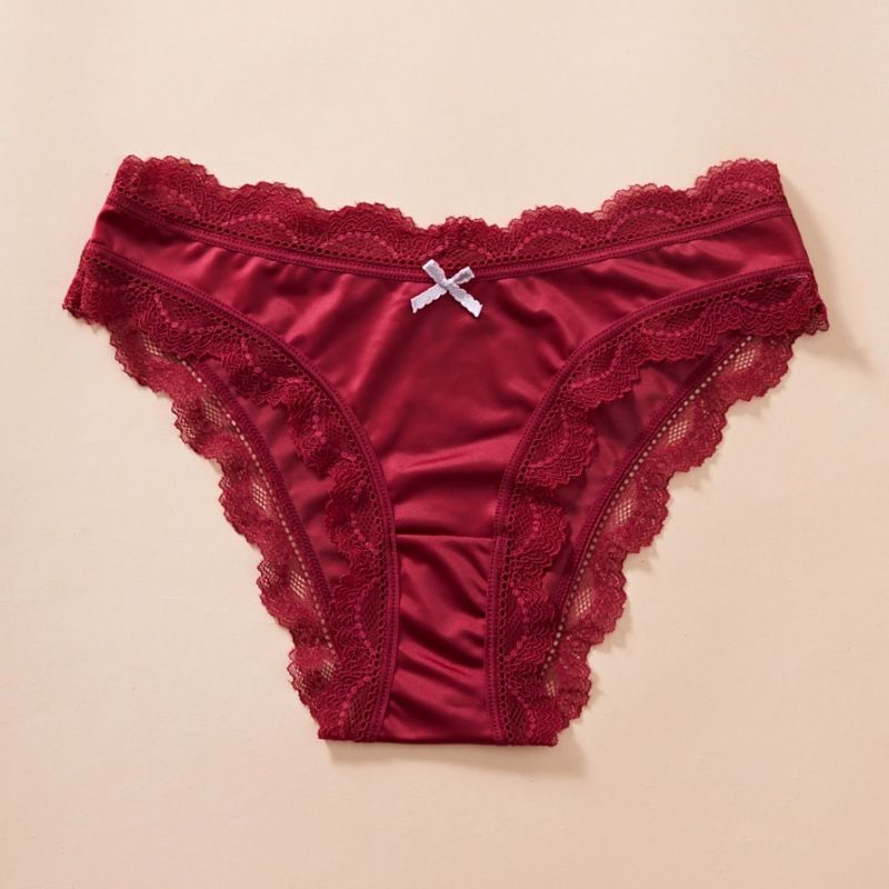 3Pcs Women’s Seamless Panties One-Piece Smooth Fabric Low Waist Lace Trim Cotton Crotch Sexy Briefs Underwear Random Color