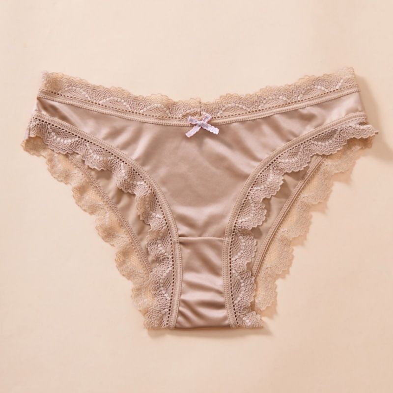 3Pcs Women’s Seamless Panties One-Piece Smooth Fabric Low Waist Lace Trim Cotton Crotch Sexy Briefs Underwear Random Color