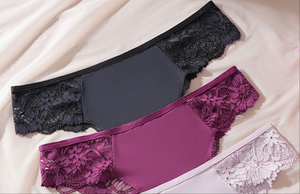 3Pcs Women's Sexy Lace Flower Thongs Stylish T-Pants With Metal Ring Seamless No Trace Embroidery Trim Soft Comfortable Antibacterial Breathable High Elastic Cotton Crotch