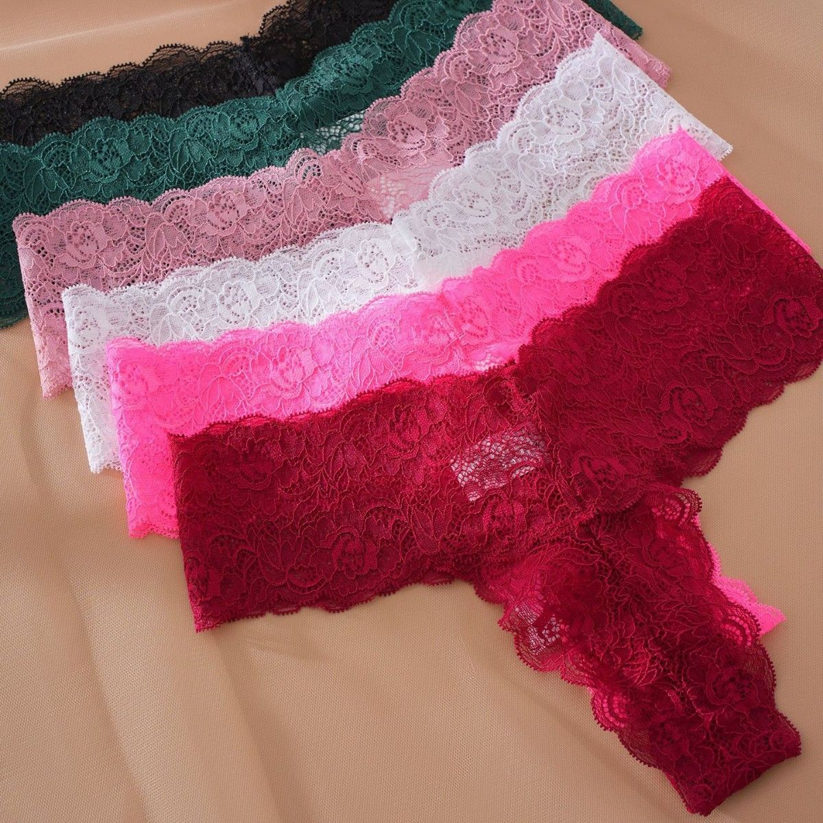 3Pcs Women's Sexy Lace Solid Color Hollow Out Stylish T-Pants Seamless Lace Trim Soft Comfortable Antibacterial Breathable High Elastic Cotton Crotch