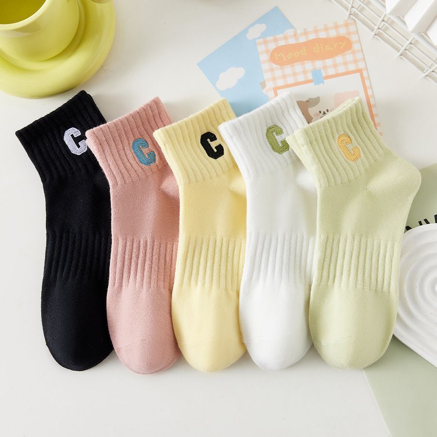 【Popular】5-Pcs Set Casual Socks Trendy Letter C Cotton Mid-Calf Moisture-Wicking Bacteria-Inhibiting Ins Styles Fashionable Versatile Stylish Avant-Garde Comfortable Breathable Women's Socks
