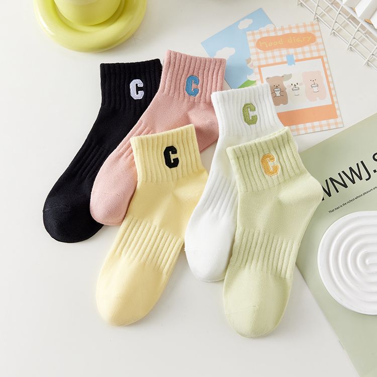 【Popular】5-Pcs Set Casual Socks Trendy Letter C Cotton Mid-Calf Moisture-Wicking Bacteria-Inhibiting Ins Styles Fashionable Versatile Stylish Avant-Garde Comfortable Breathable Women's Socks