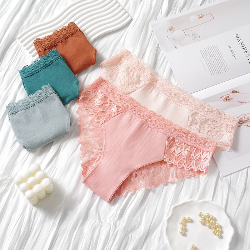 3Pcs Women's Sexy Lace Flower Thongs Stylish T-Pants With Metal Ring Seamless No Trace Embroidery Trim Soft Comfortable Antibacterial Breathable High Elastic Cotton Crotch