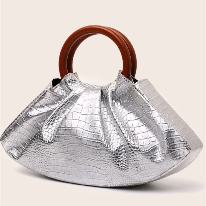 New Pleated Cloud Handbag for Women Elegant Fashion Dumpling Bag Chic Hand Carry Evening Purse Stylish Dinner Party Clutch for Ladies Trendy Mini Handbag