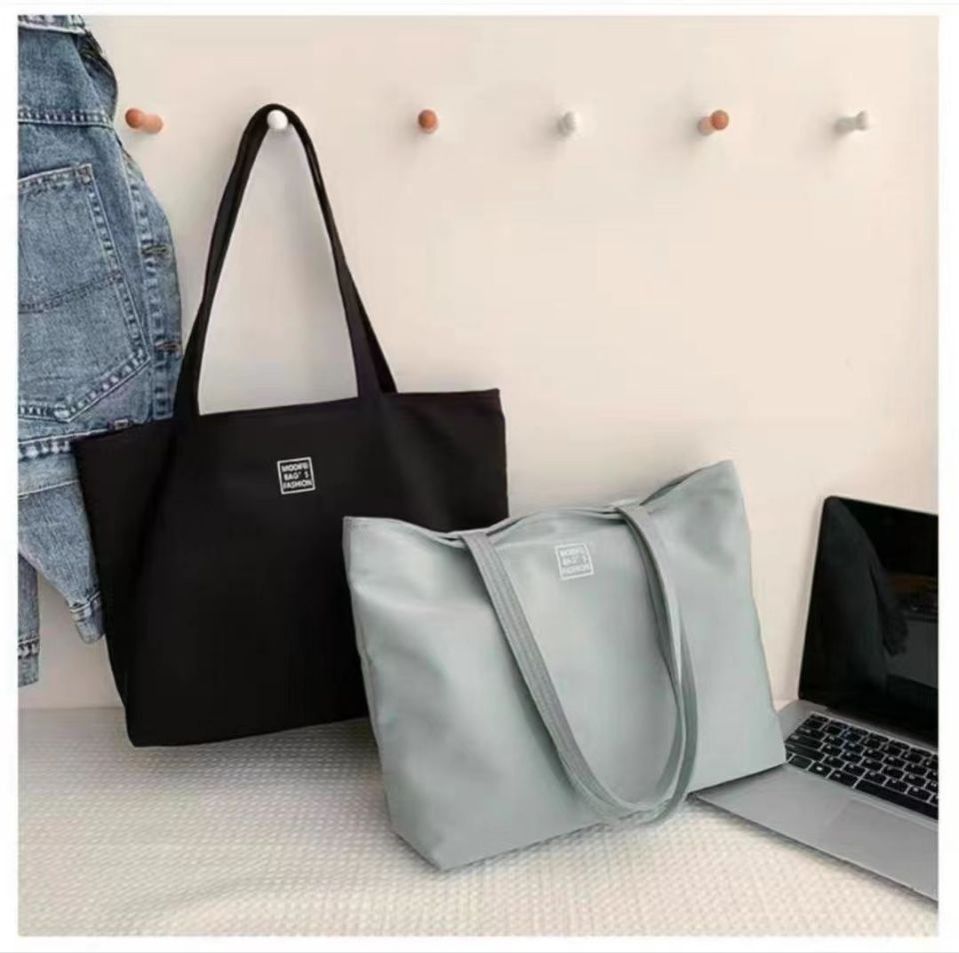 Women’s Large Capacity Tote Bag Waterproof Nylon Shoulder Bag with Simple Solid Color Casual Handbag for Shopping Commuting Travel and Daily Use