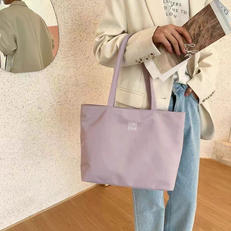 Women’s Large Capacity Tote Bag Waterproof Nylon Shoulder Bag with Simple Solid Color Casual Handbag for Shopping Commuting Travel and Daily Use