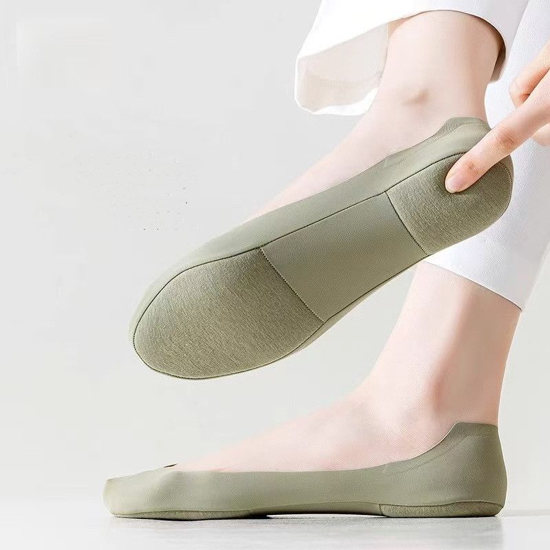 2 Pairs Women Ice Silk No-Show Socks Shallow Invisible Boat Socks Cotton Cushioned Anti-Slip Heel Summer Thin Socks for High Heels & Flats Thick Padding Ankle Socks