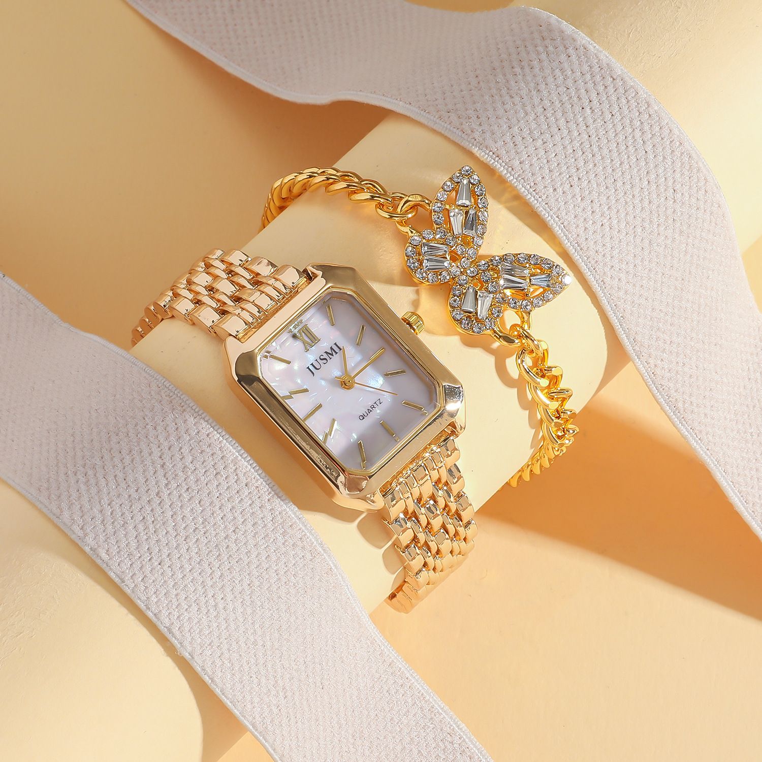 2-Piece Vintage Luxury Women’s Square Quartz Watch Set Rhinestone Dial Wristwatch with Heart Bracelet Butterfly Diamond Bracelet Elegant Fashion Jewelry Set for Gift