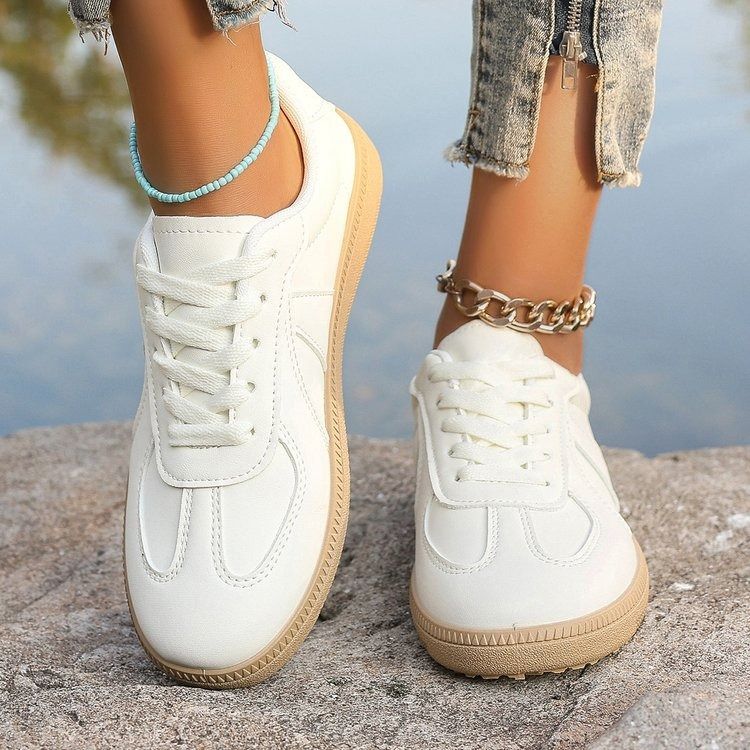 New Women's Trendy Casual Sneakers PU Leather Low Top Shoes Classic Rubber Sole White Skate Shoes Everyday Fashion Sneakers