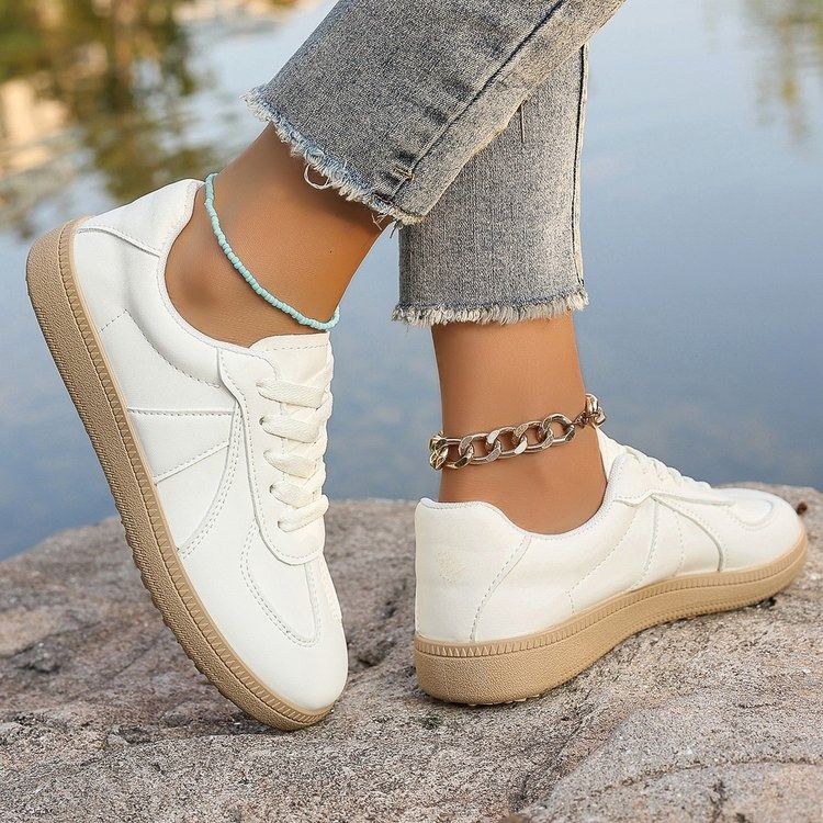 New Women's Trendy Casual Sneakers PU Leather Low Top Shoes Classic Rubber Sole White Skate Shoes Everyday Fashion Sneakers