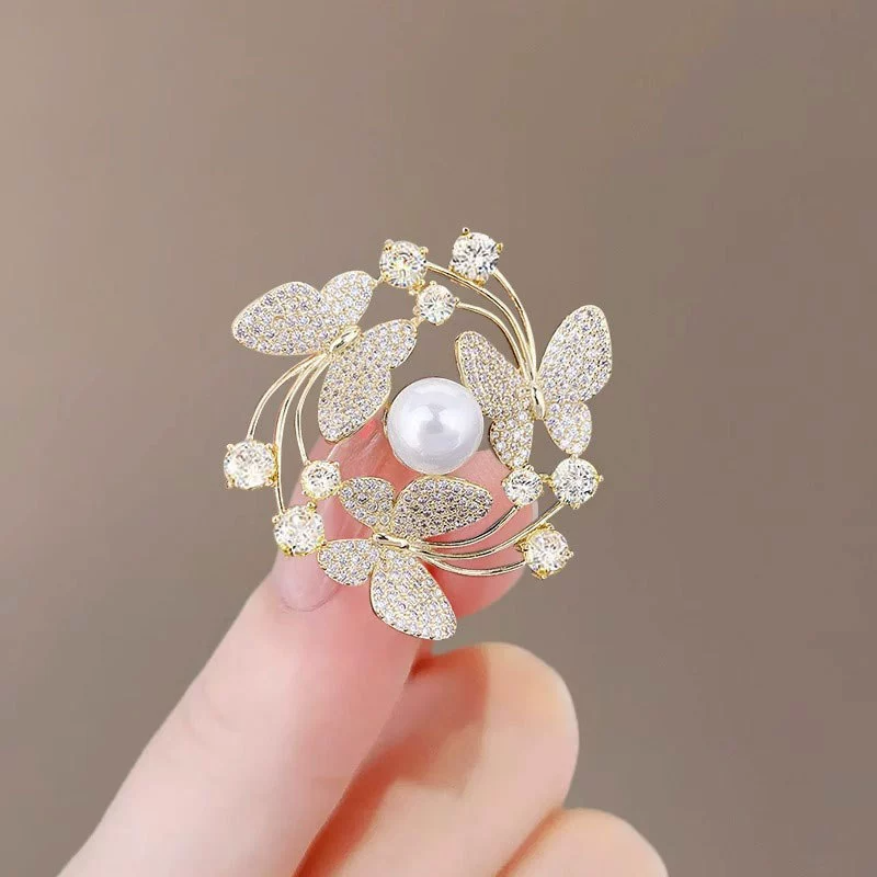 Elegant Women Brooch Crystal Butterfly Wreath Pin for Ladies Dresses, Suits Pearl Rhinestone Coat Accessories Women Clothes Fashion Accessories