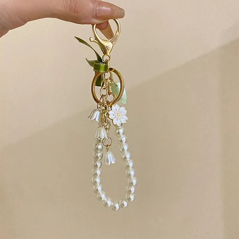 2PCS Fresh And Elegant Bell Orchid Keychain Women's Green Gentle Imitation Pearl Leatherresin Alloy Keychain Jewelry Accessories Gift