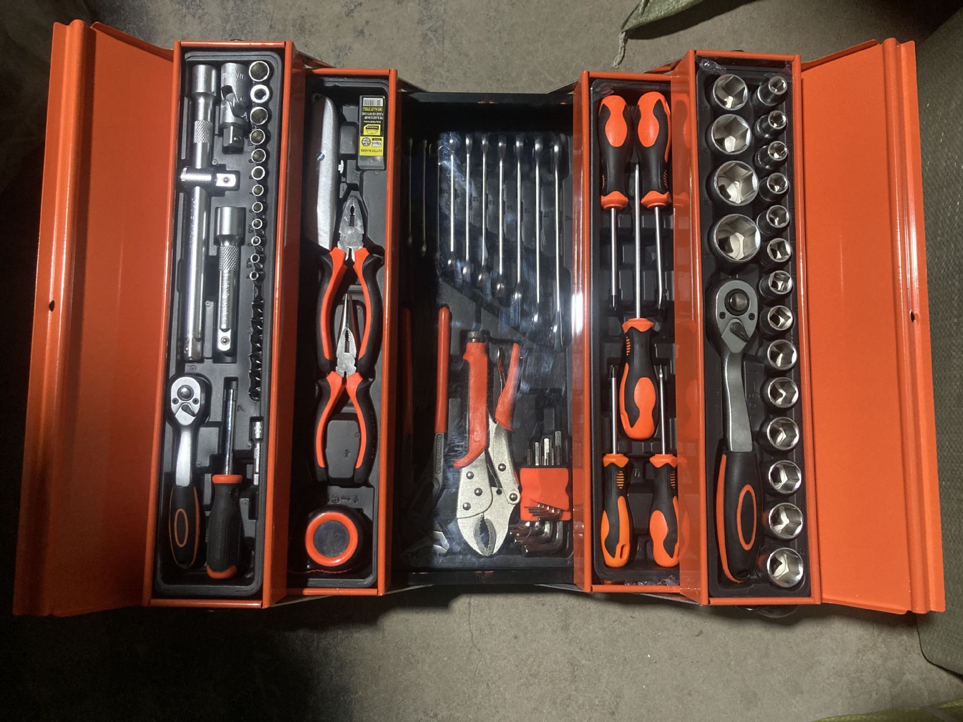 85 Pcs Maintenance Mechanical Repair Tool Set Household Set Auto Repair Tools Kit Socket Wrench Set Tool Kit Box