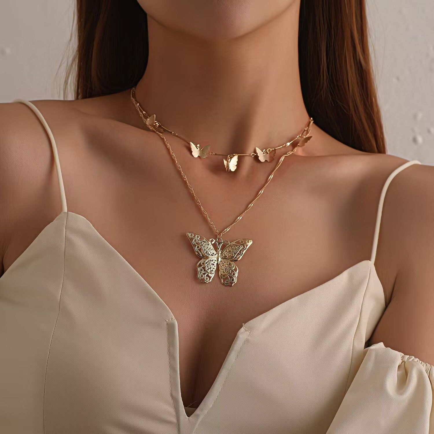 Women's Fashion Necklaces Double-Deck With Hollow Beautiful Butterflies Elegant Women Jewelry Pendant Necklaces