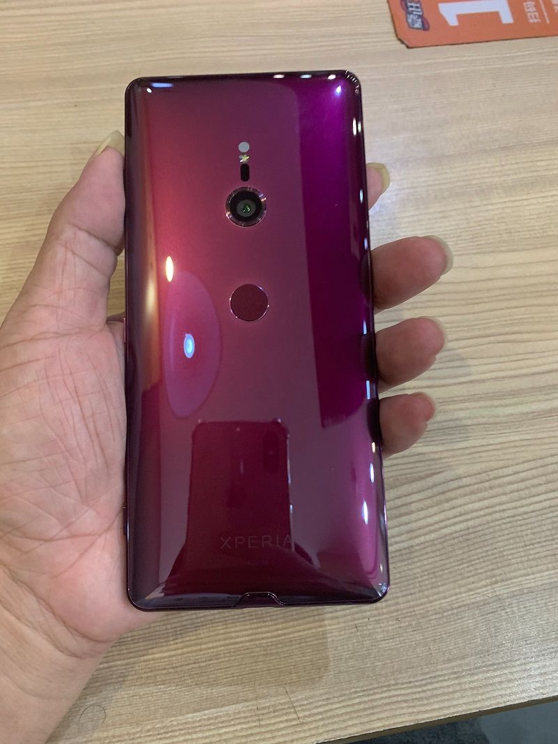 Refurbished Sony Xperia XZ3 64GB + 4GB Unlock 19MP+13MP 6.0 inch 2G/3G/4G LTE mobile phone Single sim WCDMA GSM Smartphone with one or two small dots