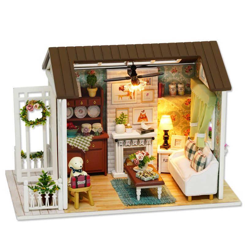 House DIY Hand-Assembled Miniature Dollhouse: Holiday Moment / Forest Blue Moment / Beautiful Years
