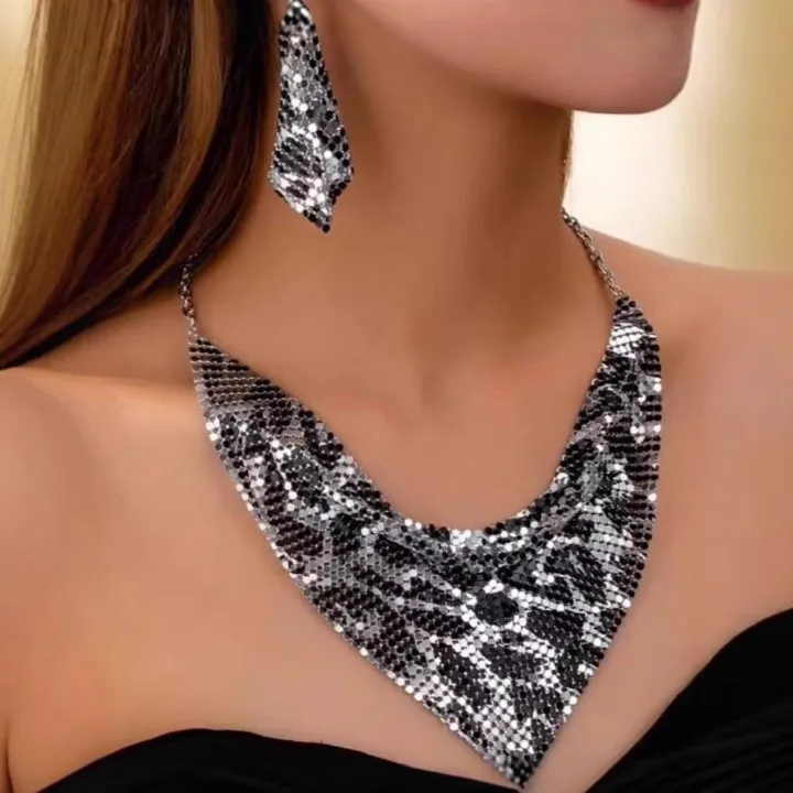 Women's Glam Rhinestone Scarf Necklace Set - Bold Statement Choker with Detachable Earrings (1 Necklace + 2 Earrings) | Euro-American Exaggerated Collarbone Jewelry