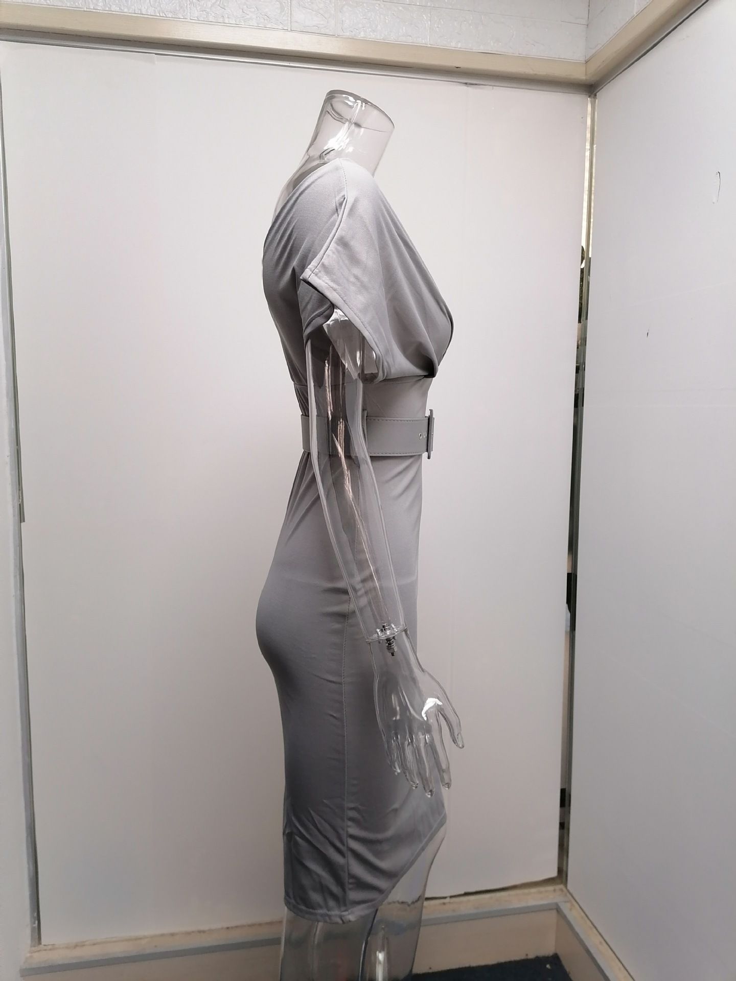 Women's Autumn New Arrivals - Elegant Off-Shoulder High-Waist Dress, Waist-Accentuating Design with Matching Belt, Airy Lightweight Fabric