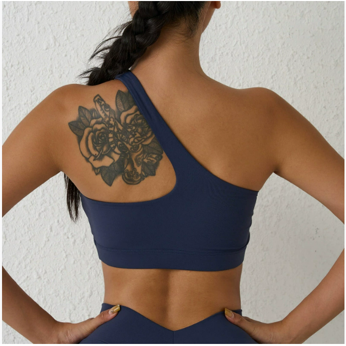 One shoulder yoga top women sports bra with removable support, comfort bra suitable for fitness attire that can be worn outside, ideal for yoga practice.