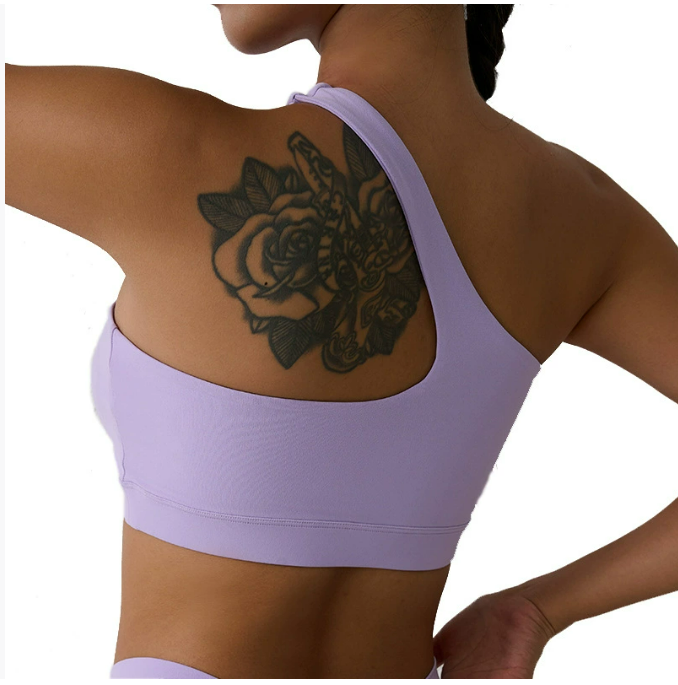 One shoulder yoga top women sports bra with removable support, comfort bra suitable for fitness attire that can be worn outside, ideal for yoga practice.