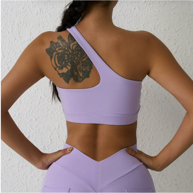 One shoulder yoga top women sports bra with removable support, comfort bra suitable for fitness attire that can be worn outside, ideal for yoga practice.