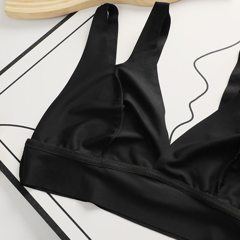 Bestseller Solid Color Plus-Size Bra - Dual Strap Support Dual Strap System Comfort-Tech Fabric Versatile Solid Colors Plus-Size Considerate