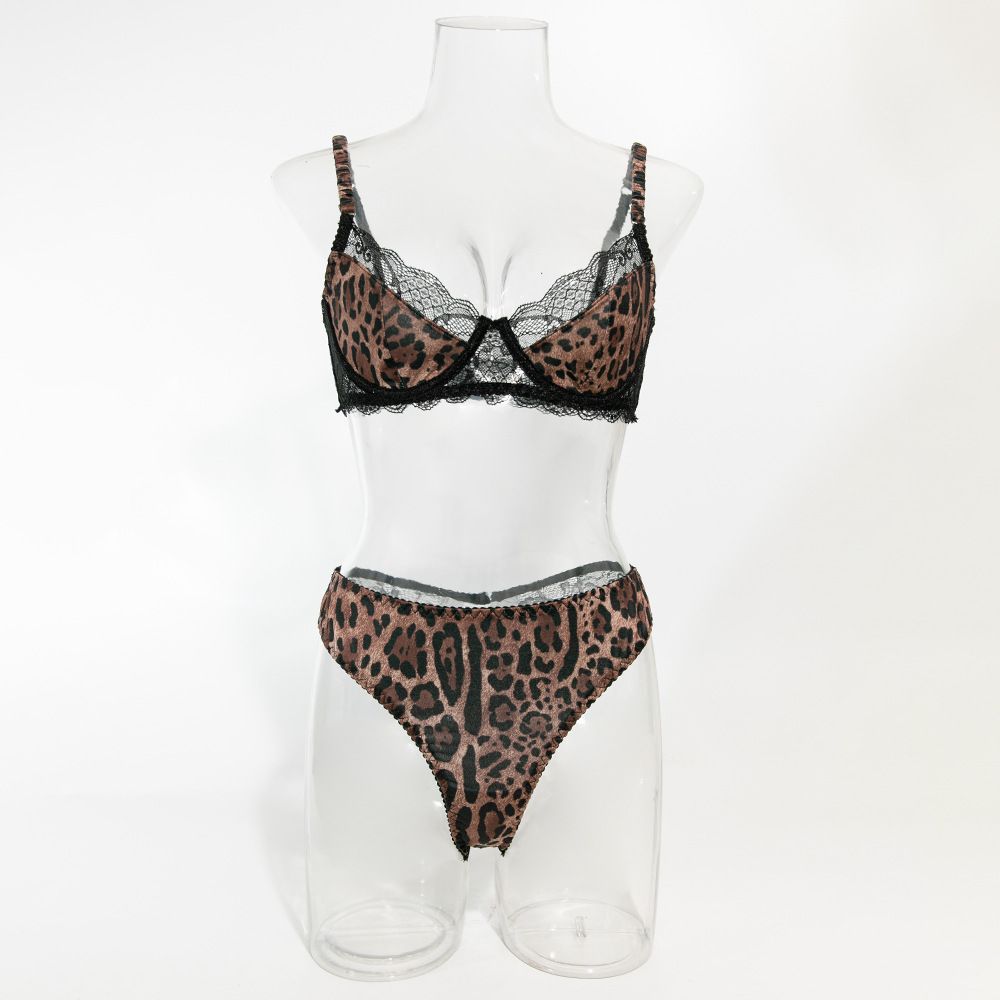 One-piece set. A new European and American sexy style bra set with lace trim, leopard print, underwire for support, and French-style breathable design