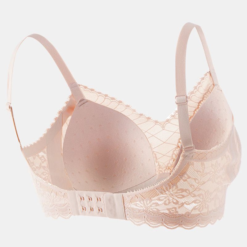 New spring and summer styles of breathable and comfortable women's seamless lace bras with a French sexy style, suitable for large breasts to create a slimming effect, wire-free and with thin cups.