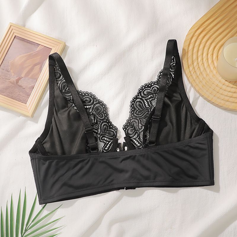 Women large size front button bras for big breasts, reducing the appearance of size, preventing sagging, providing support, breathable, with lace, and large cup sizes.
