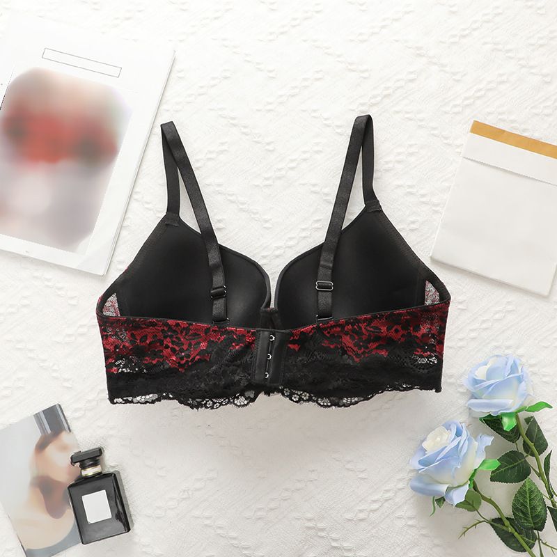 New products of European and American plus-size lingerie - Sexy lace, super comfortable push-up bras for women.