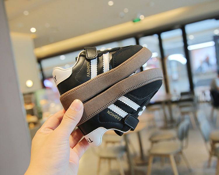 Children's moral training shoes 2024 autumn edition boys' sports shoes casual board shoes girls' white shoes soft soled baby Forrest shoes