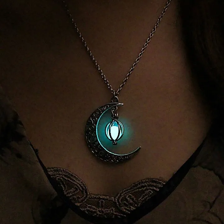 Hot selling luminous moon pumpkin creative necklace Halloween women's neck chain alloy collarbone