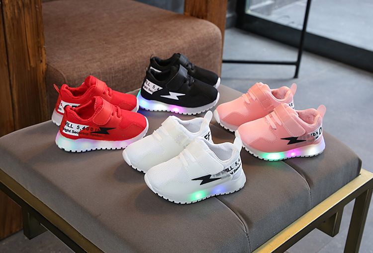 Children's Luminous Shoes Boys And Girls Shining Light Mesh Sneakers Little Kids Glowing Sneakers Children's LED Light Up Shoes