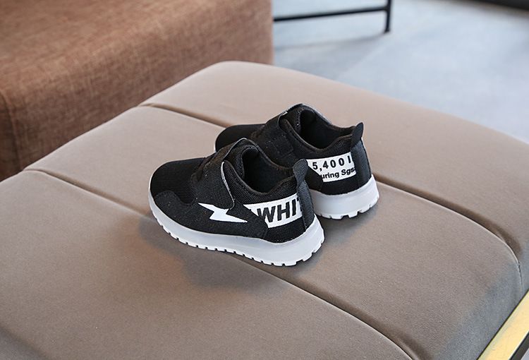 Children's Luminous Shoes Boys And Girls Shining Light Mesh Sneakers Little Kids Glowing Sneakers Children's LED Light Up Shoes